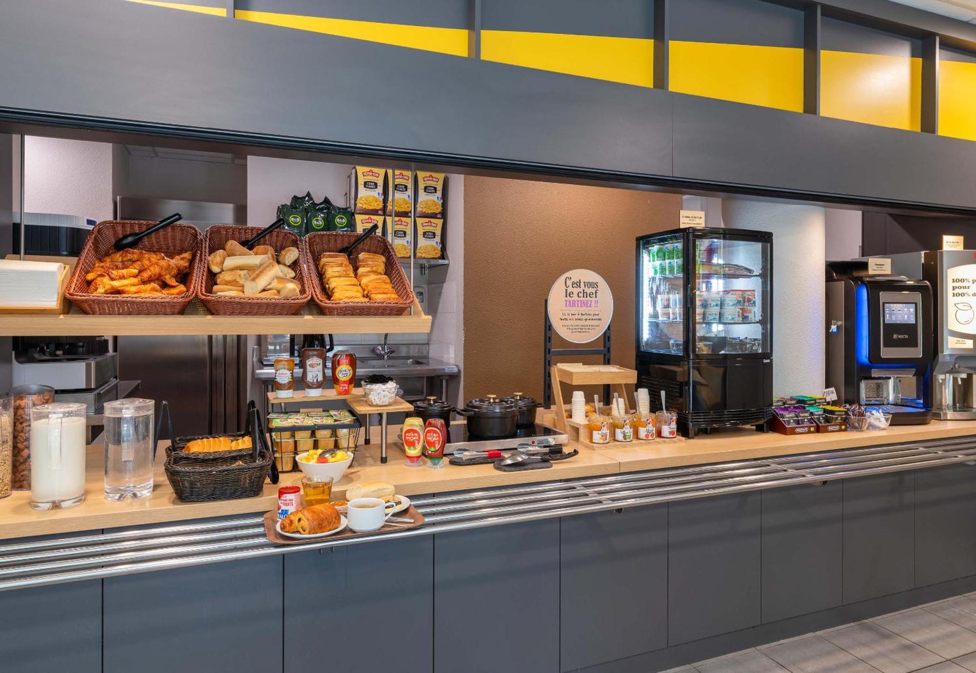 B&B Hotel Lyon Caluire Cite Internationale Exterior foto